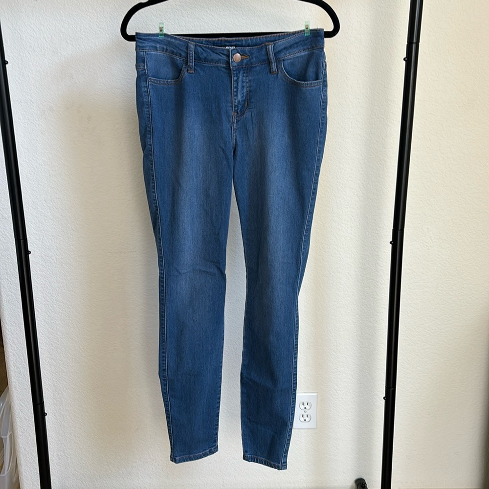 Fashion nova skinny Jean size 9